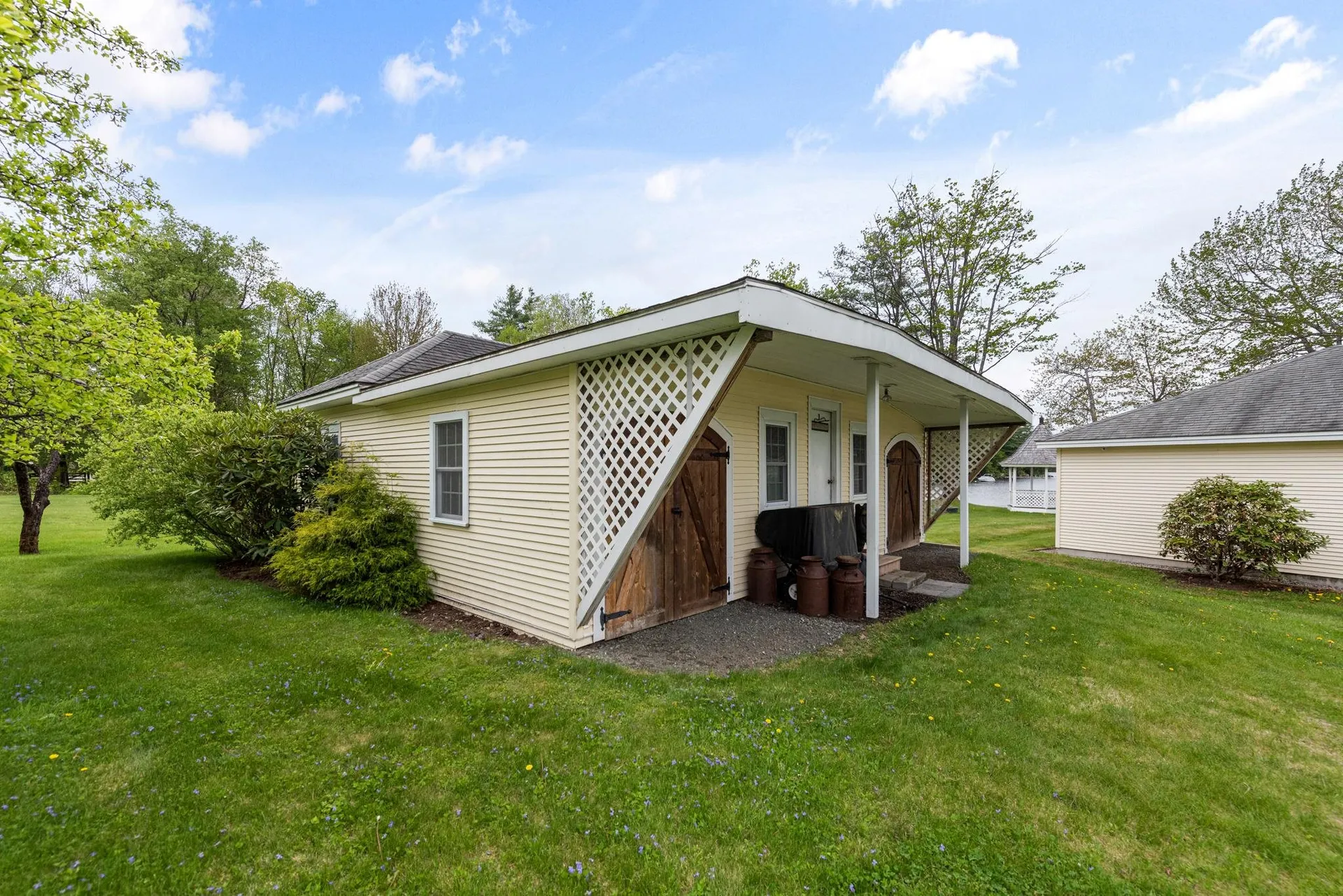 1 Mayhew Turnpike Bridgewater NH 03222