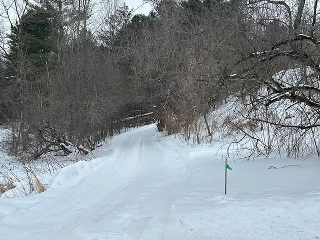 57 Farrants Point Newport City VT 05855