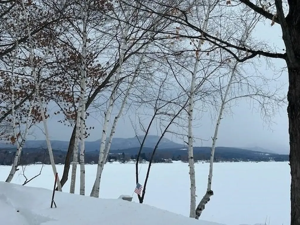 57 Farrants Point Newport City VT 05855