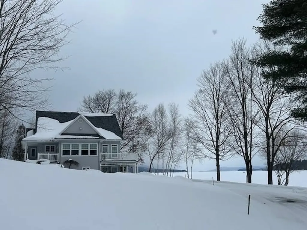 57 Farrants Point Newport City VT 05855