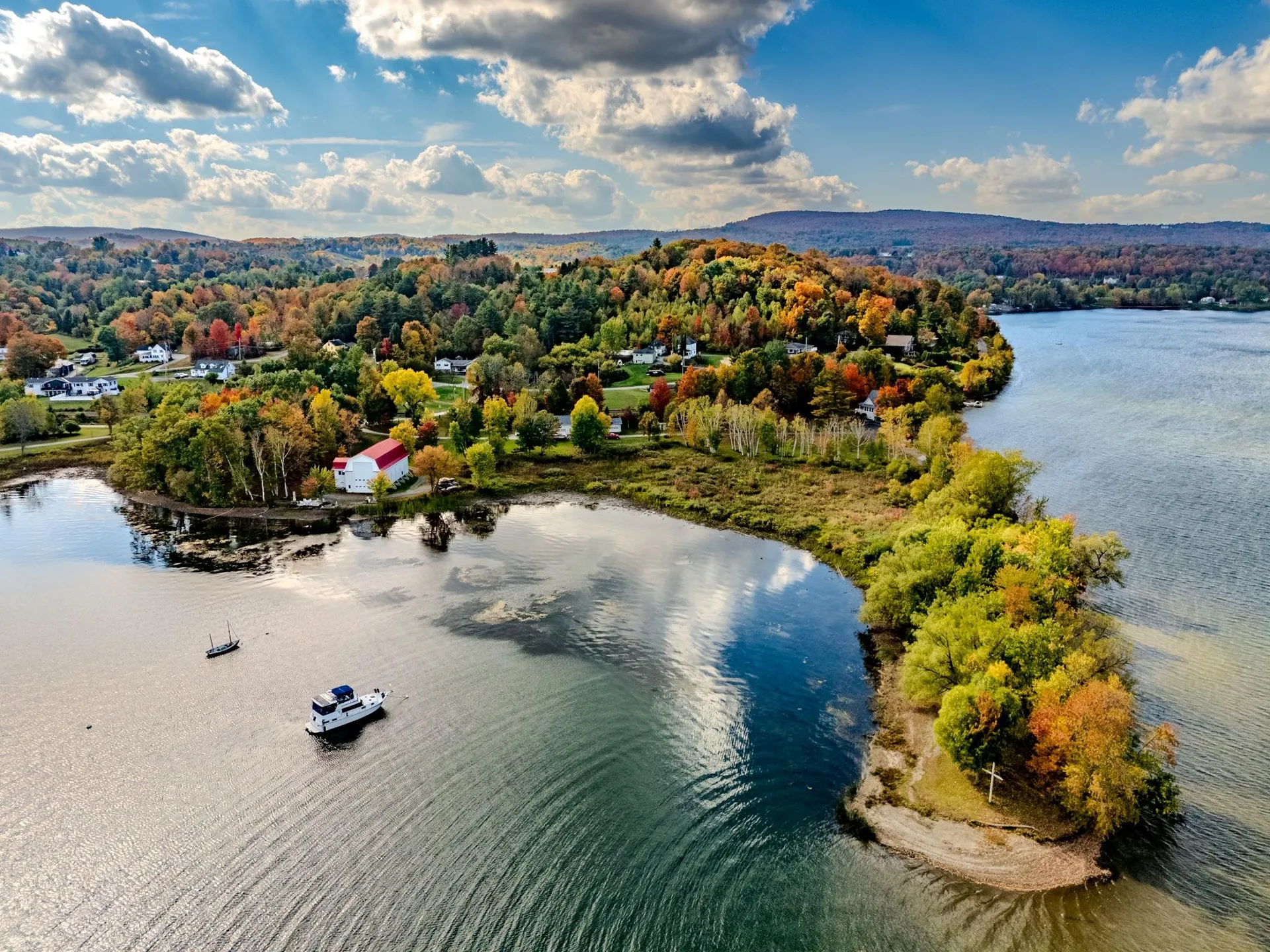 57 Farrants Point Newport City VT 05855