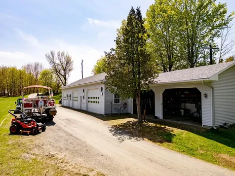 57 Farrants Point Newport City VT 05855