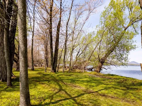 57 Farrants Point Newport City VT 05855