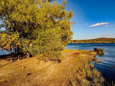 57 Farrants Point Newport City VT 05855