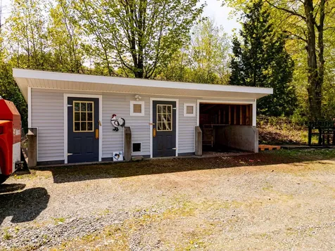 57 Farrants Point Newport City VT 05855