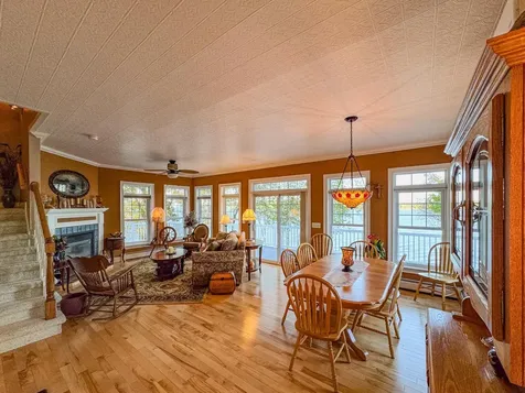 57 Farrants Point Newport City VT 05855