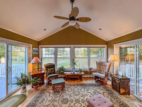 57 Farrants Point Newport City VT 05855