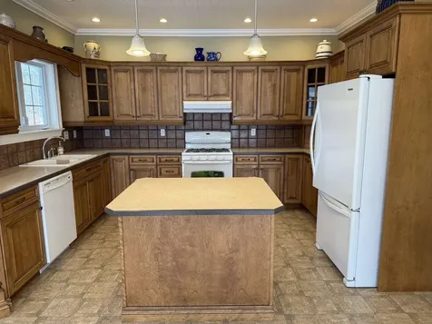 57 Farrants Point Newport City VT 05855