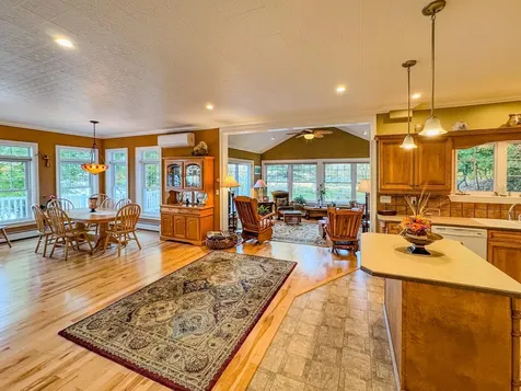 57 Farrants Point Newport City VT 05855