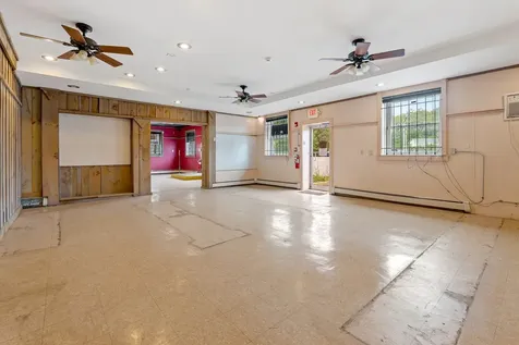 28 Collins Street Seabrook NH 03874