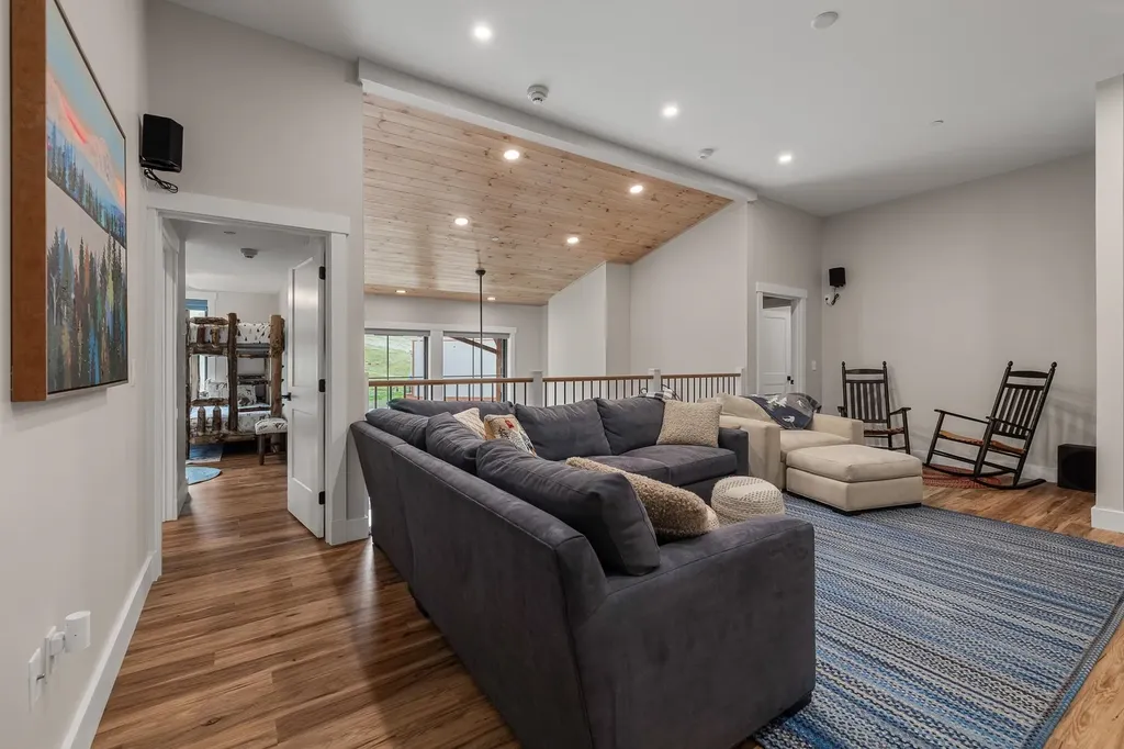 243 Skimobile Road Conway NH 03860