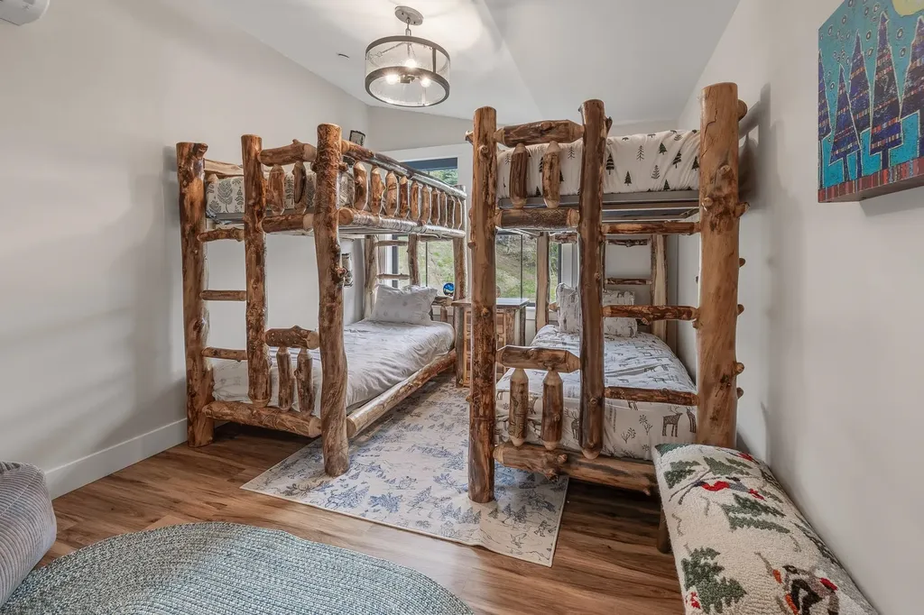 243 Skimobile Road Conway NH 03860