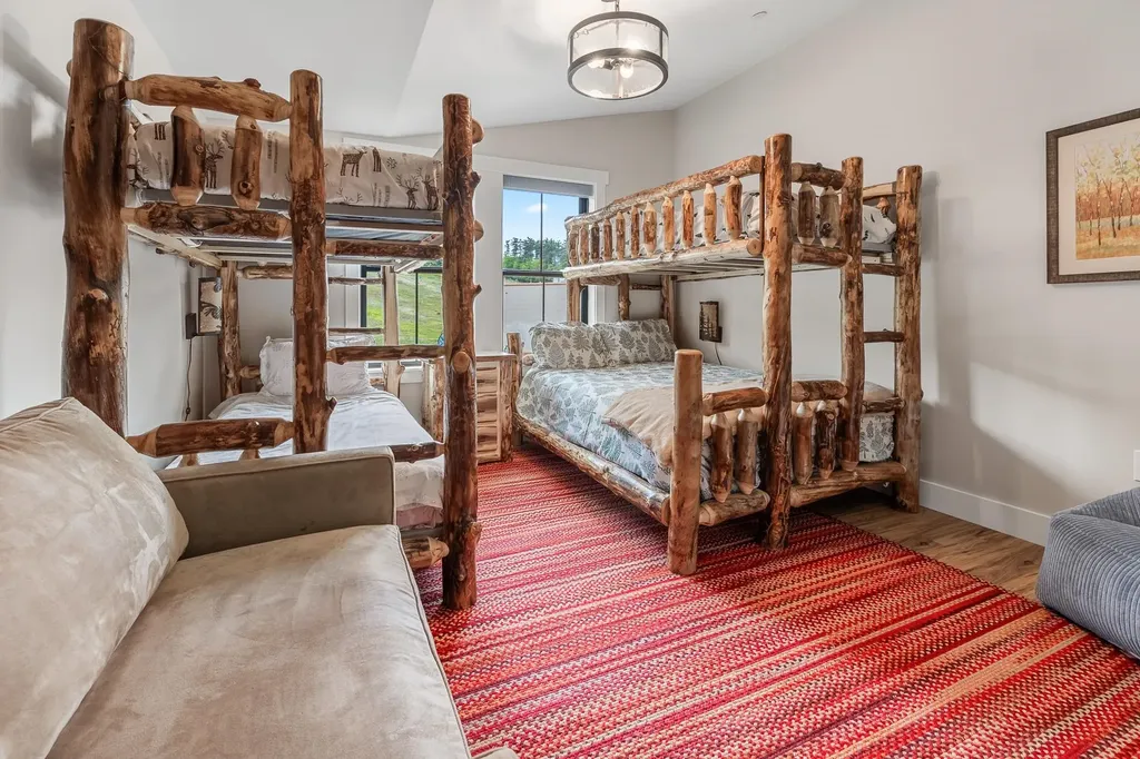 243 Skimobile Road Conway NH 03860