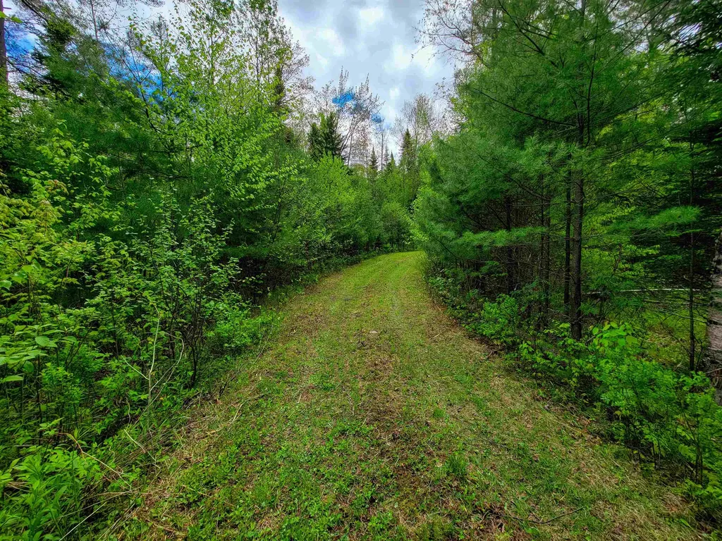 1088 Vt-105 Bloomfield VT 05905