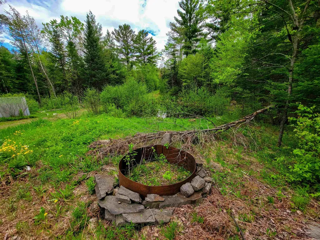 1088 Vt-105 Bloomfield VT 05905