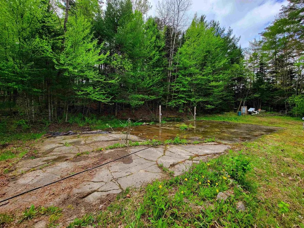 1088 Vt-105 Bloomfield VT 05905