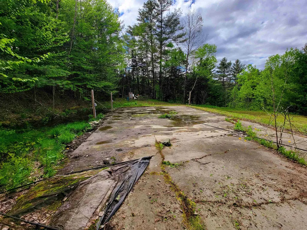 1088 Vt-105 Bloomfield VT 05905