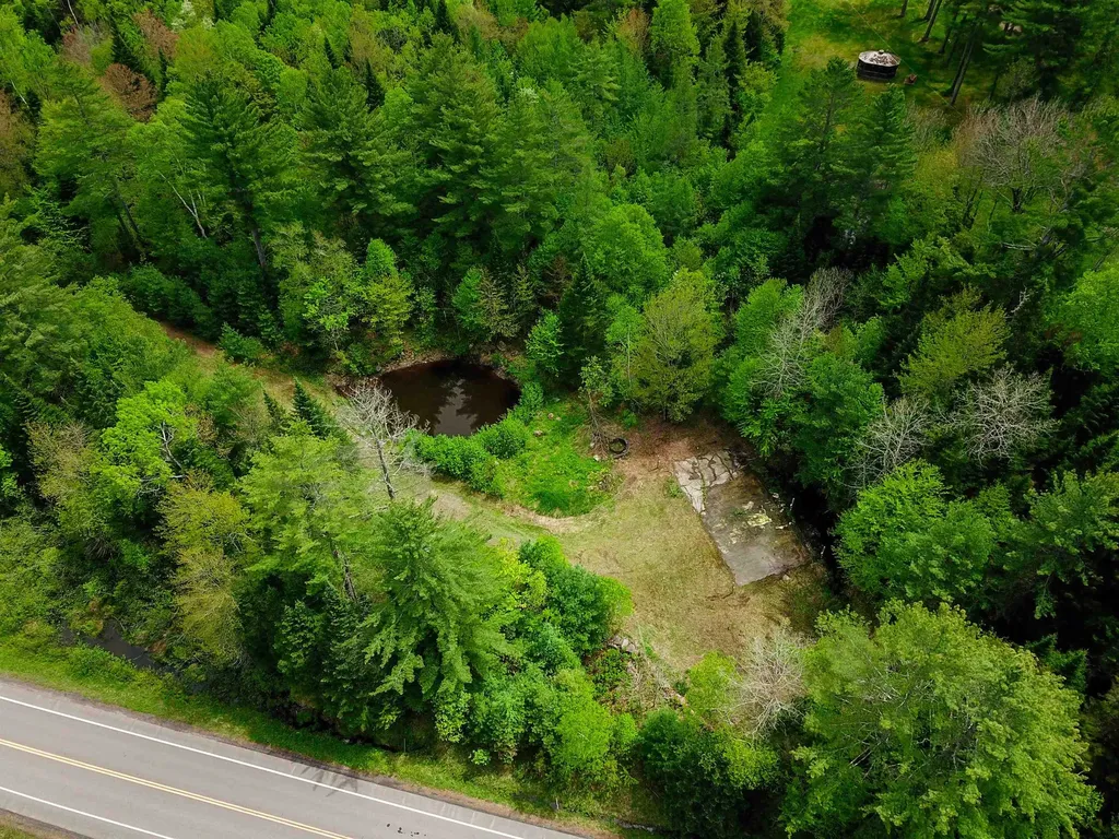 1088 Vt-105 Bloomfield VT 05905