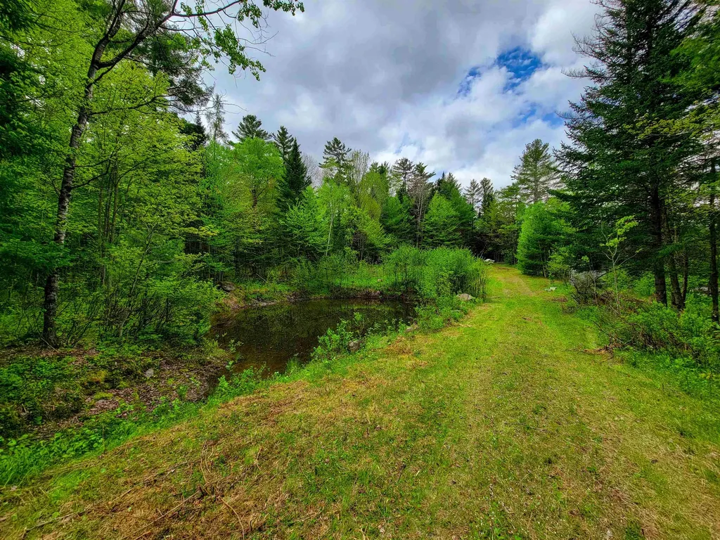 1088 Vt-105 Bloomfield VT 05905