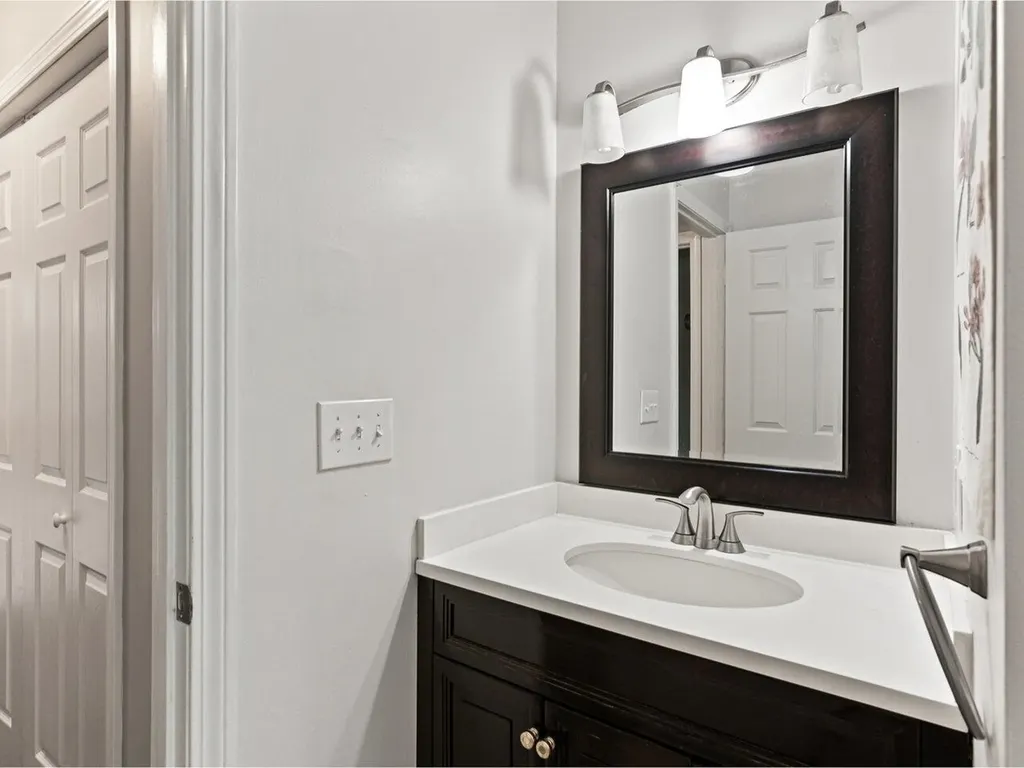 440 Oak Circle Colchester VT 05446
