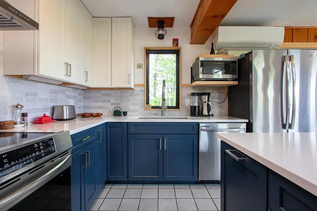 304 Green Bay Loop Peacham VT 05862