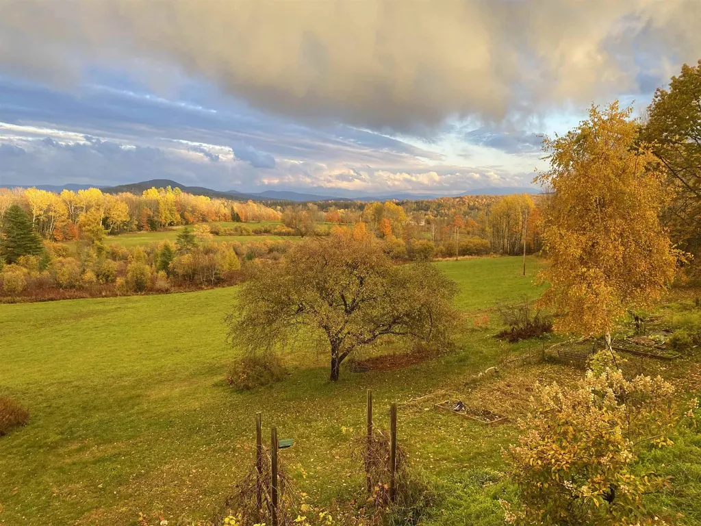 304 Green Bay Loop Peacham VT 05862