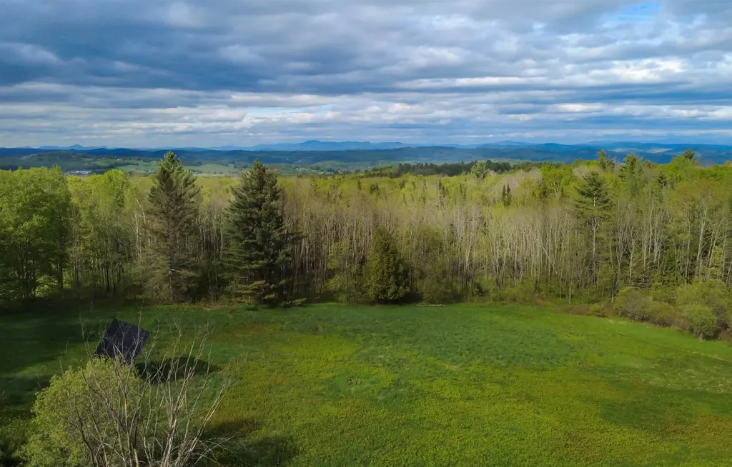 304 Green Bay Loop Peacham VT 05862