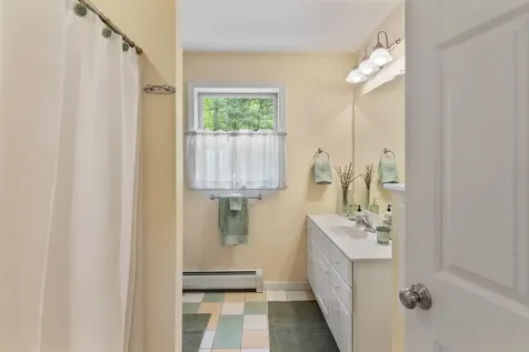 27 Wildwood Drive Essex VT 05452