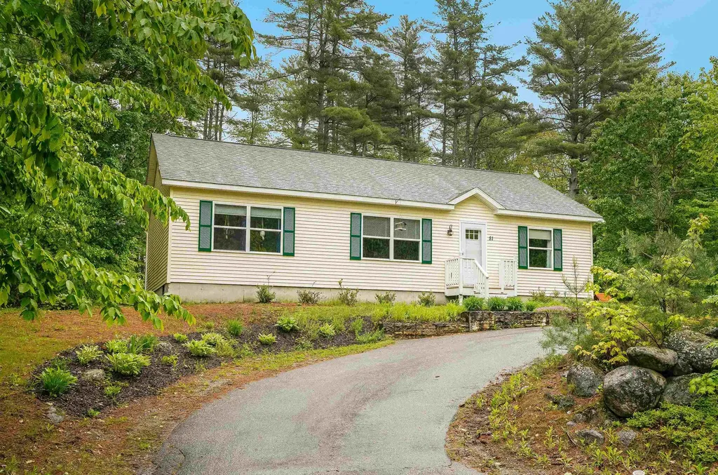 81 Center Road Hillsborough NH 03244