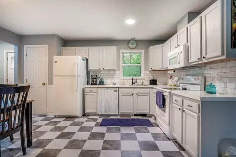 81 Center Road Hillsborough NH 03244