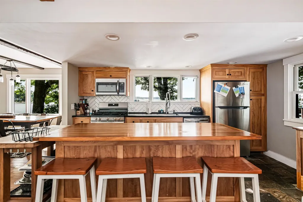 637 Marble Island Road Colchester VT 05446