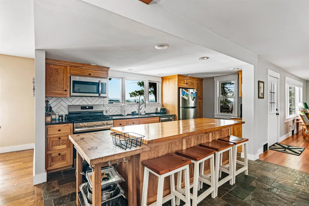 637 Marble Island Road Colchester VT 05446