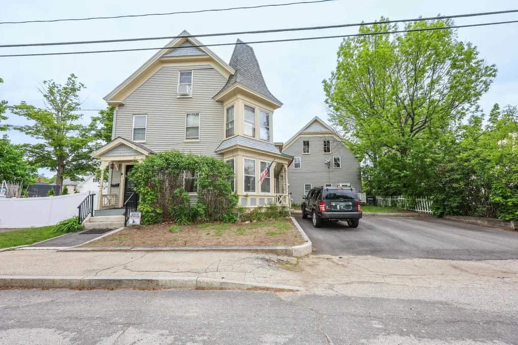15 Pleasant Street Farmington NH 03835