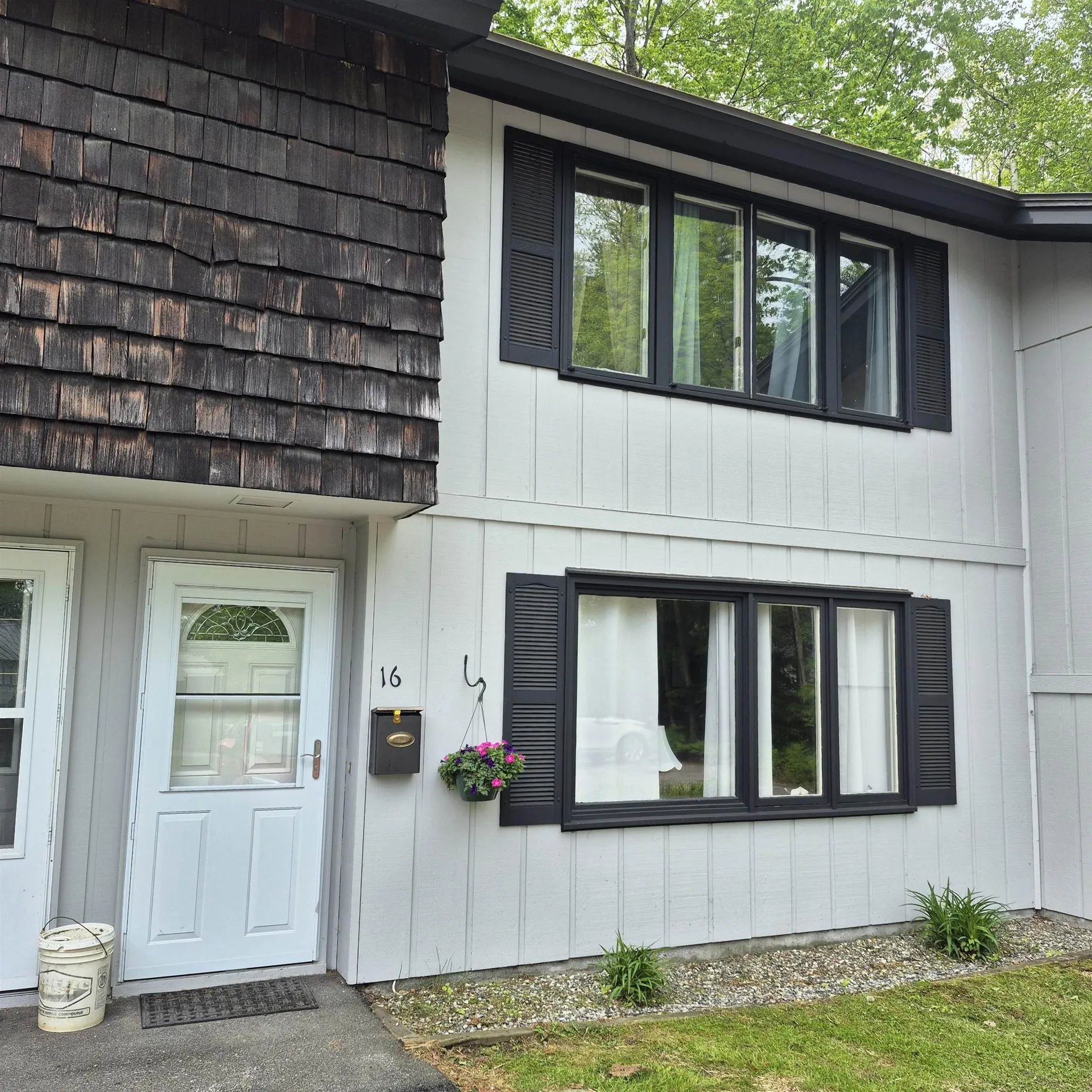 16 Oakwood Drive Claremont NH 03743