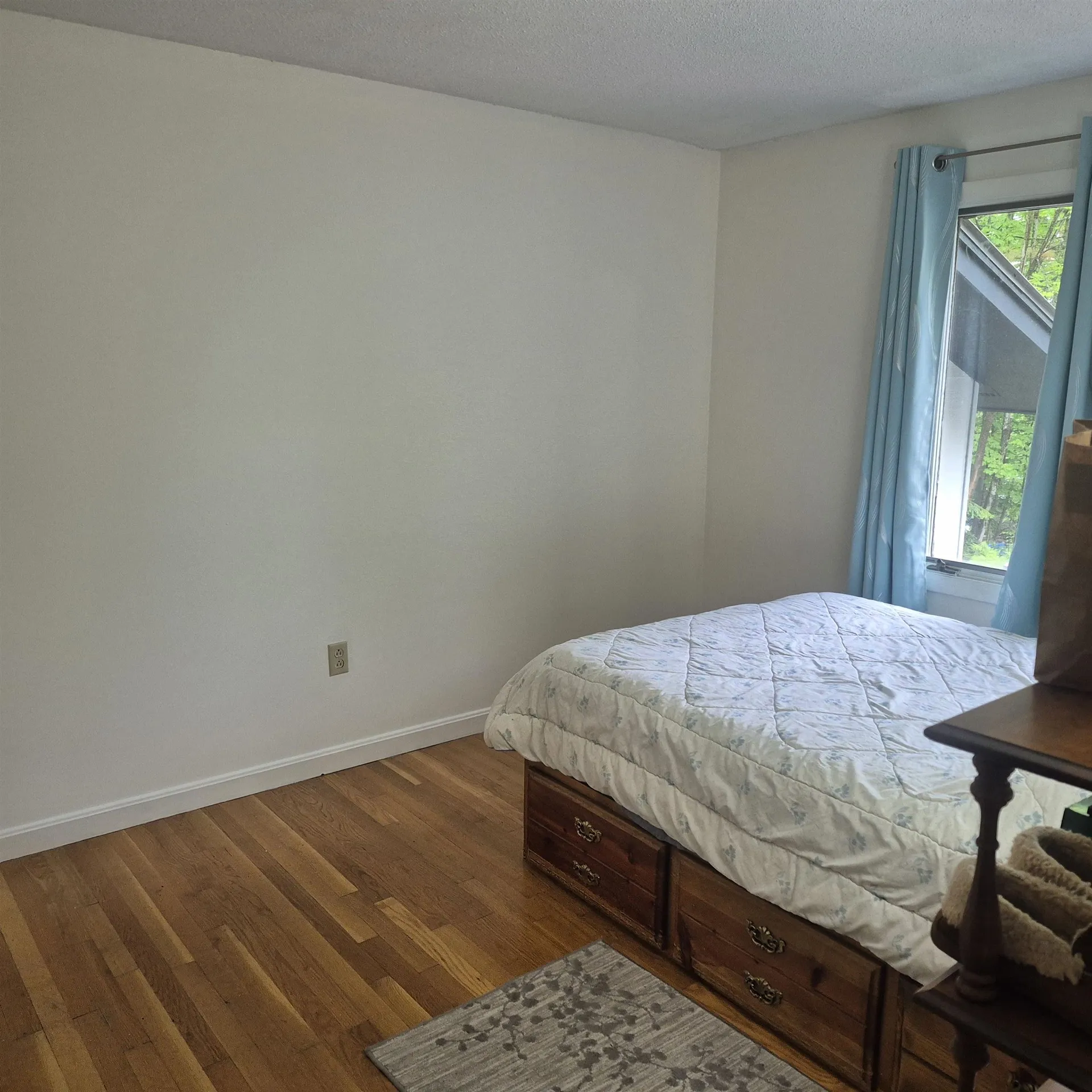 16 Oakwood Drive Claremont NH 03743