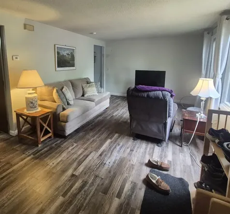 16 Oakwood Drive Claremont NH 03743