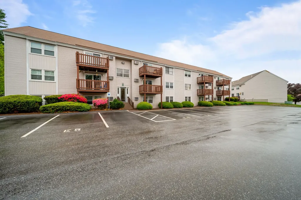 205 Circle Road Manchester NH 03103