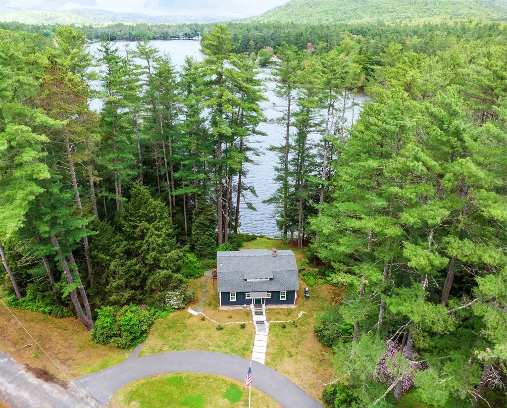 63 Headlands Road Winchester NH 03470