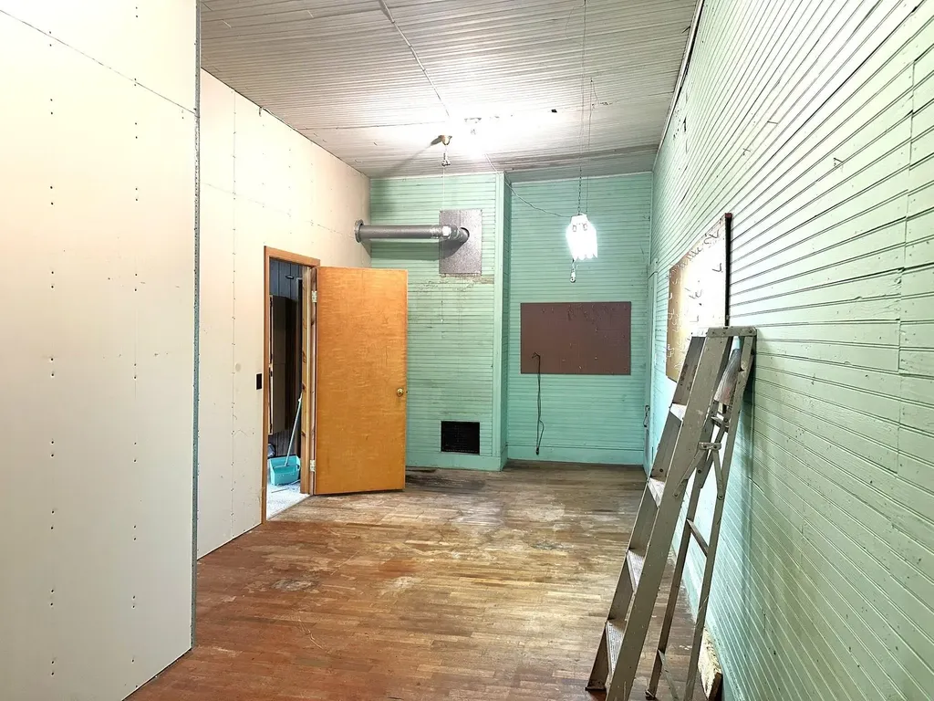 755 Mackville Road Hardwick VT 05843