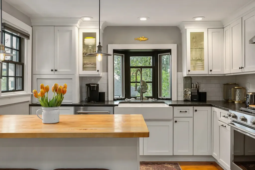 42 Main Street New Castle NH 03854