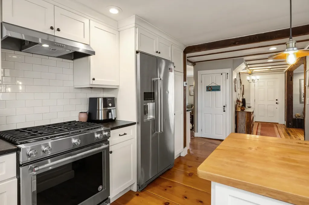 42 Main Street New Castle NH 03854