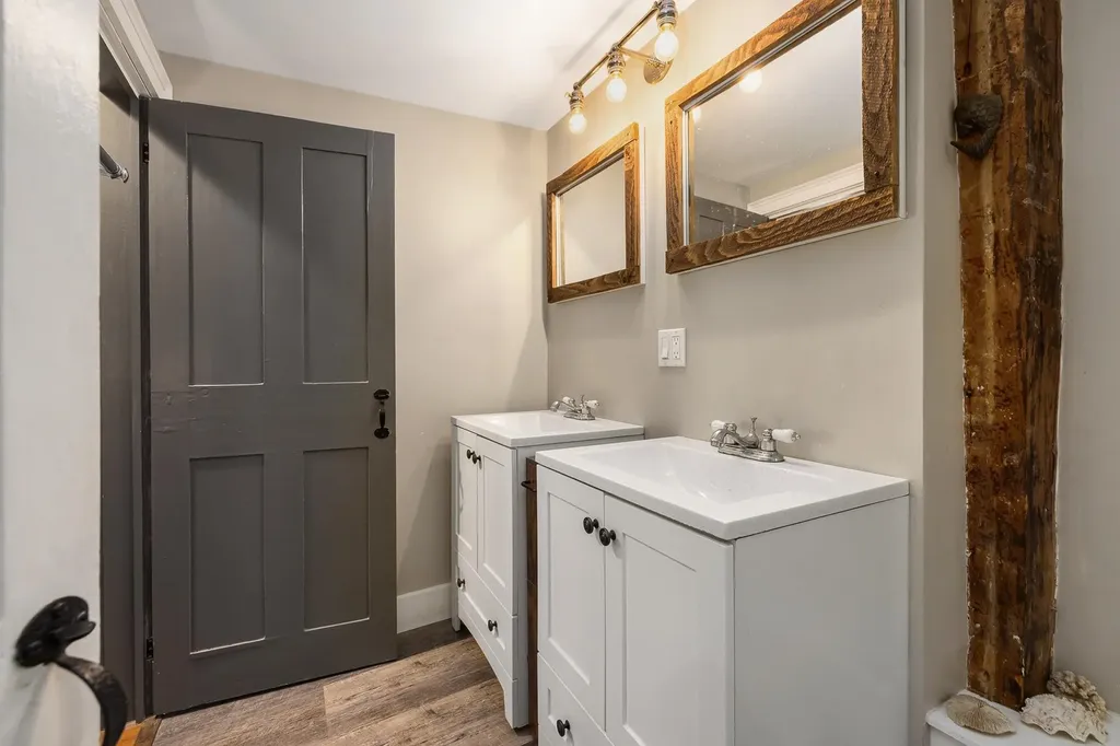 42 Main Street New Castle NH 03854