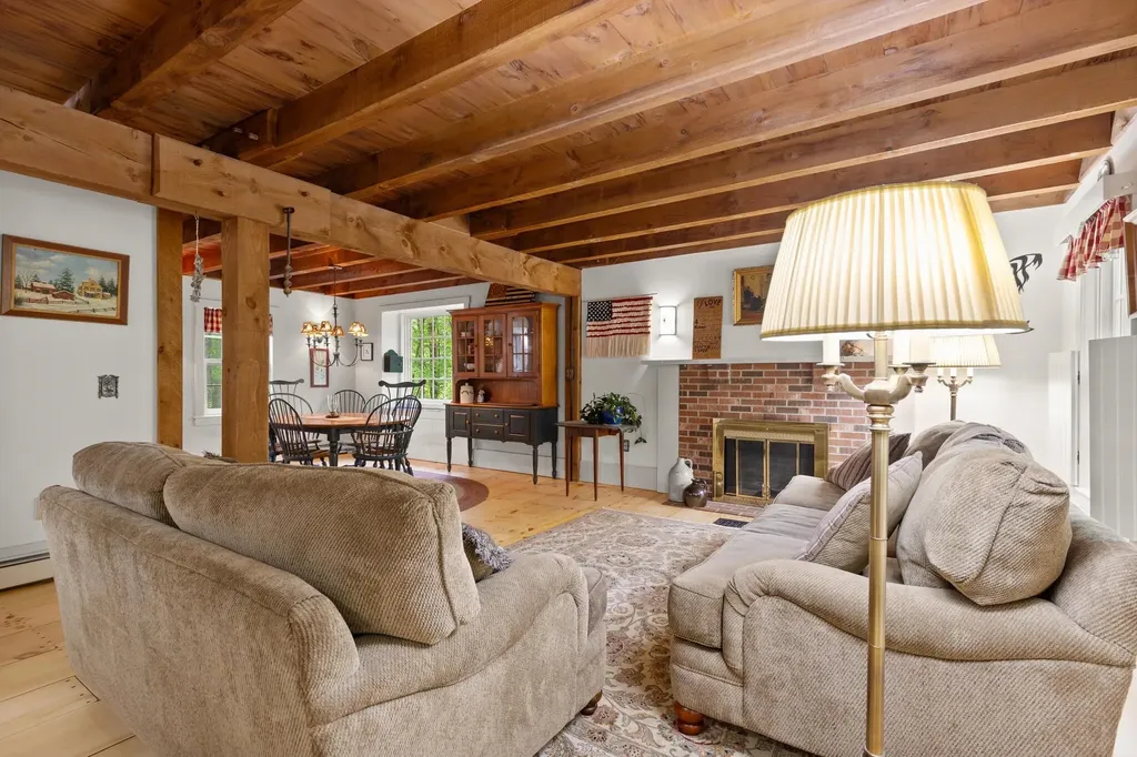 13 Potanipo Hill Road Brookline NH 03033