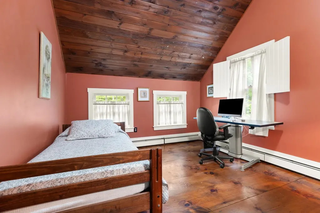 13 Potanipo Hill Road Brookline NH 03033