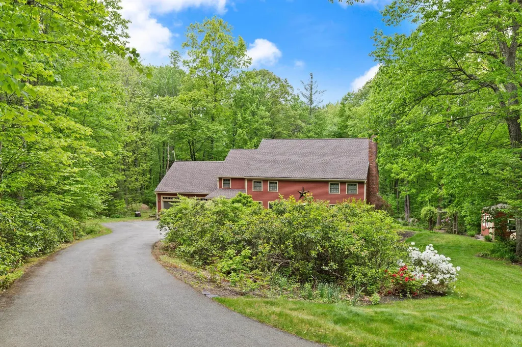 13 Potanipo Hill Road Brookline NH 03033