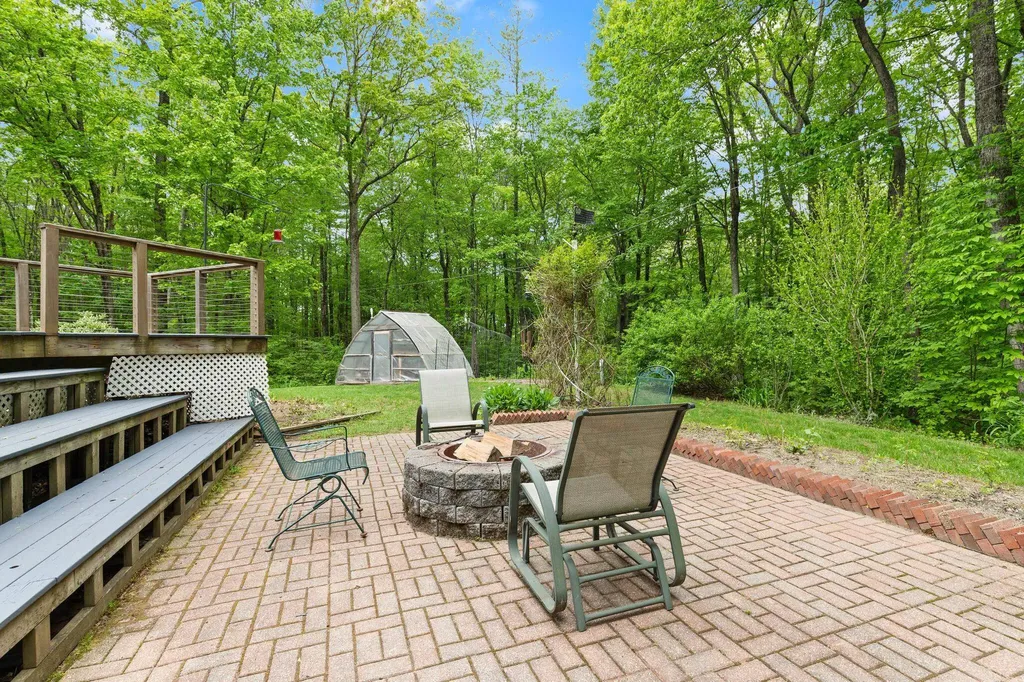 13 Potanipo Hill Road Brookline NH 03033