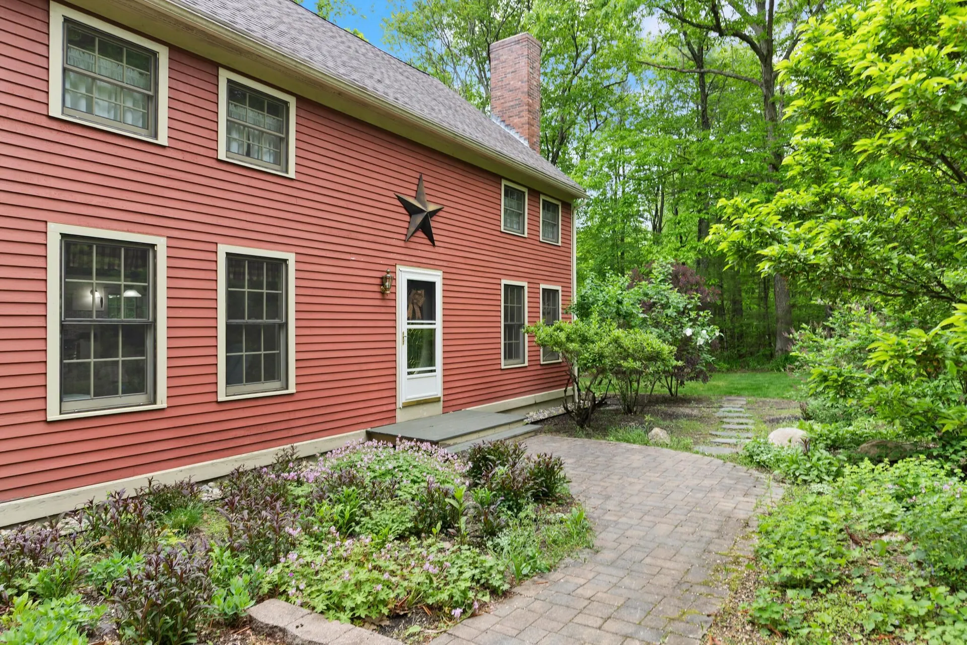 13 Potanipo Hill Road Brookline NH 03033