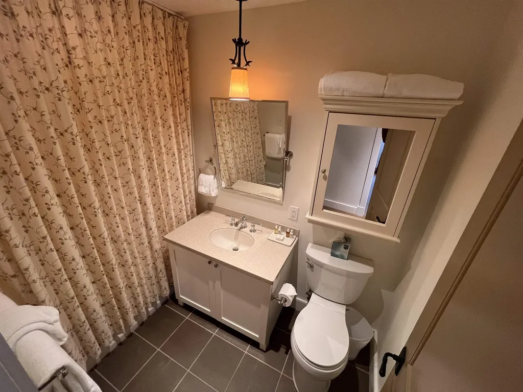 102 Forest Drive Warren VT 05674