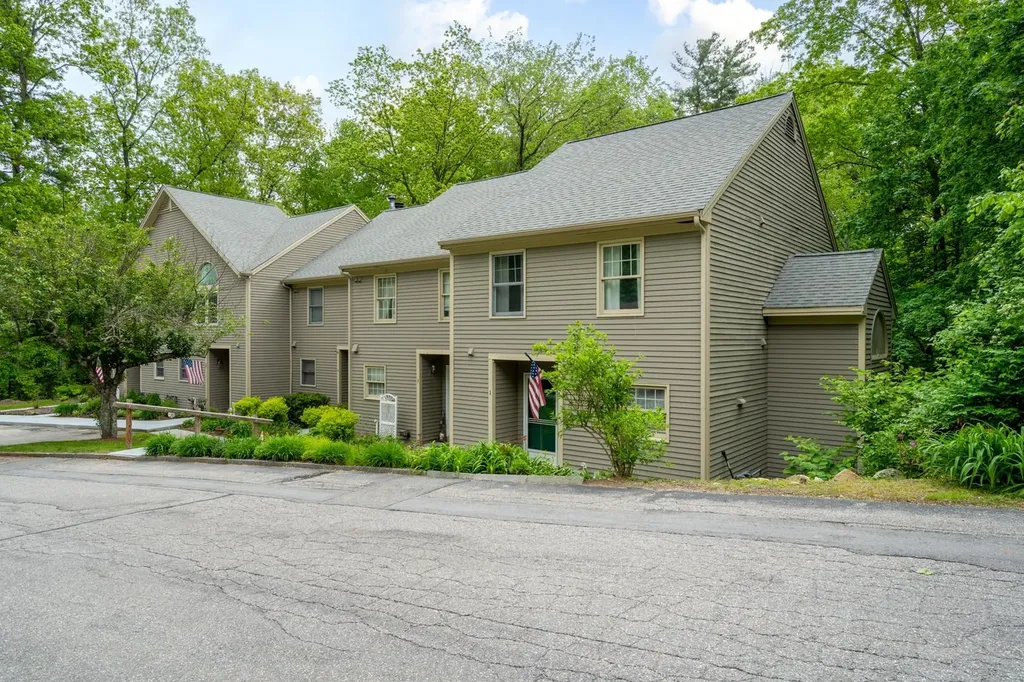 1 Village Falls Way Merrimack NH 03054