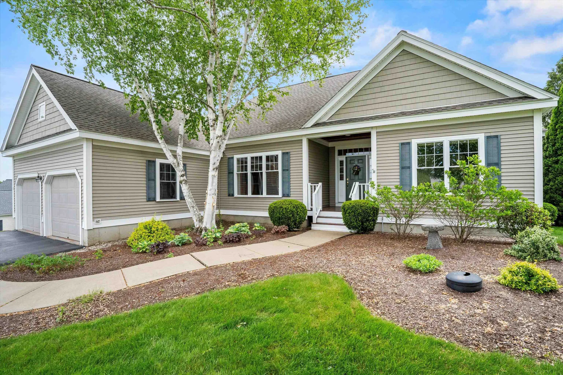 5 Smithfield Lane Bedford NH 03110